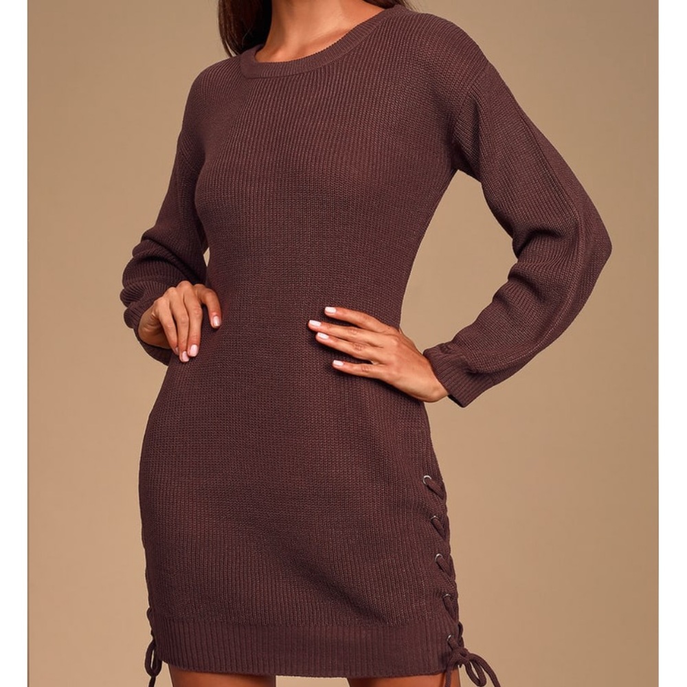 💕NWT LULU’S LALIANNA LACE UP SWEATER DRESS M***